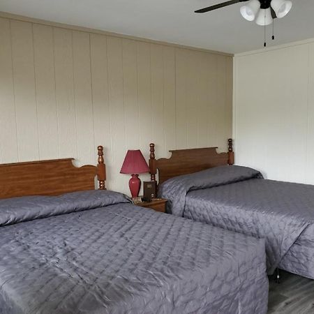 Axtons Bass City Lake Front Resort Emory Εξωτερικό φωτογραφία